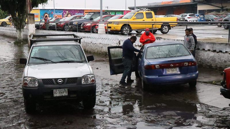 Lluvias inundan colonias en Xalapa